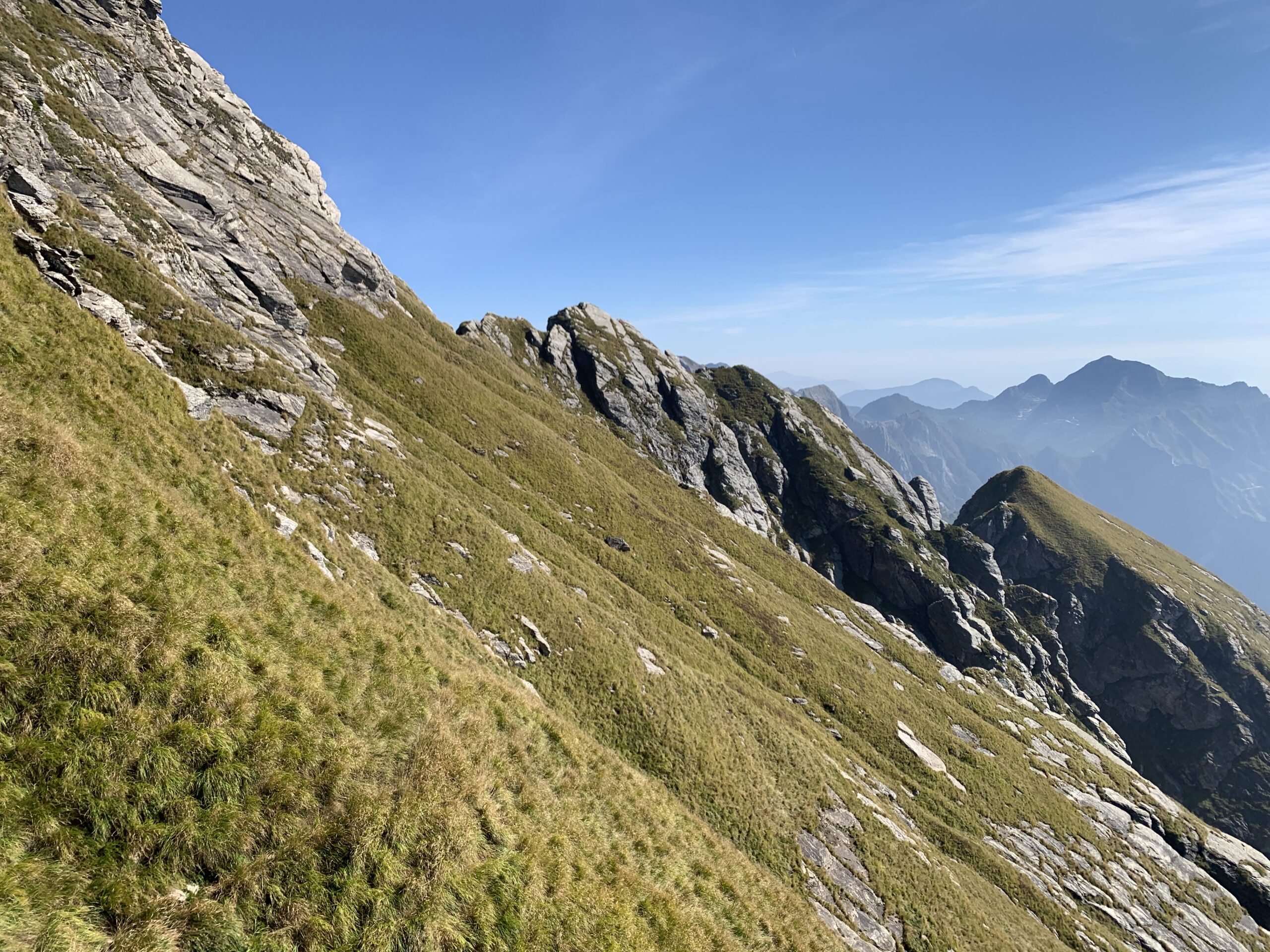 In discesa dal Cavallo, verso il passo della Focolaccia