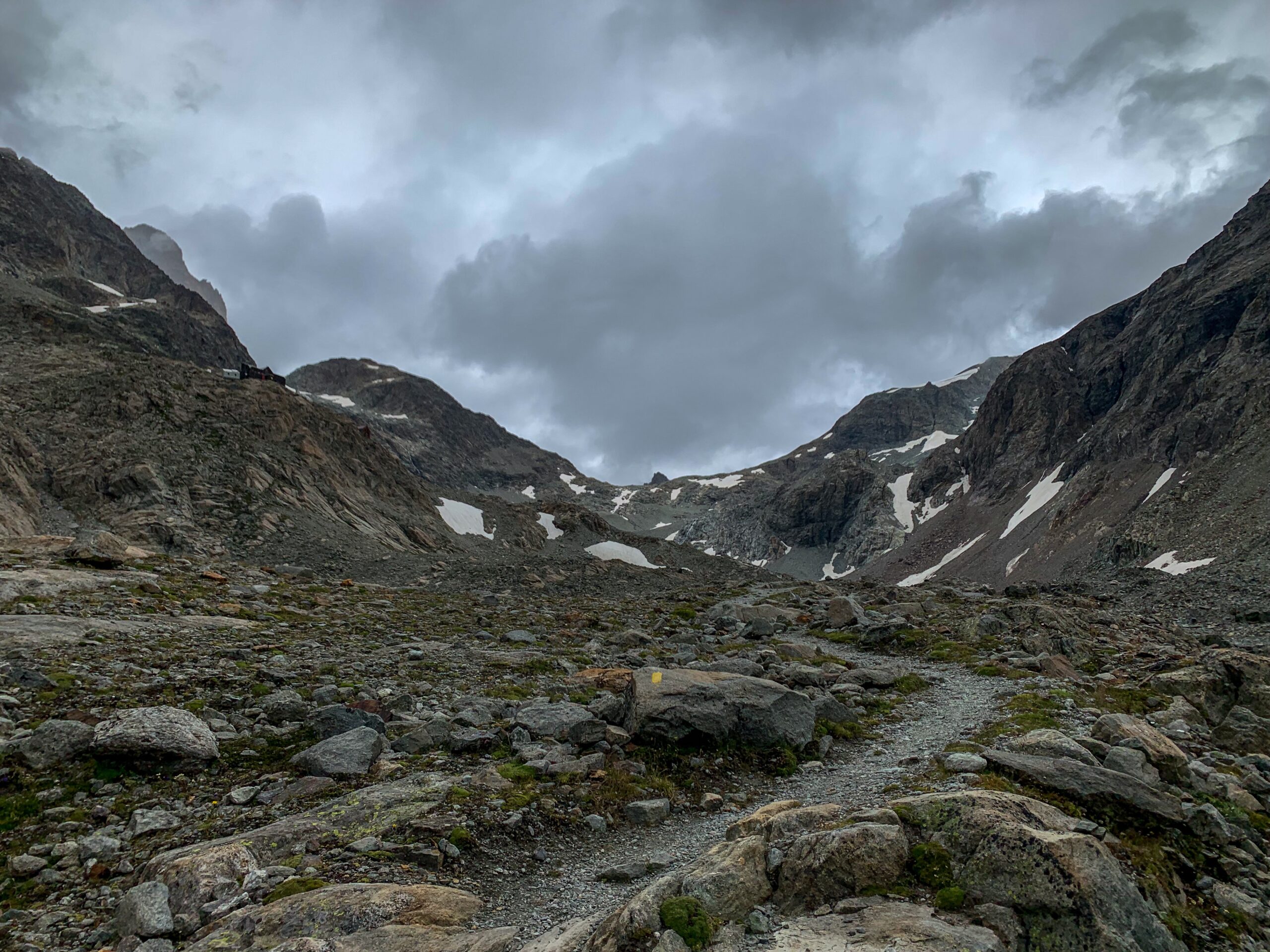 In vista del col Collon e del rifugio Nacamuli